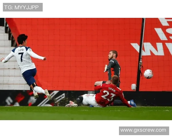 波尔图逆转热刺友谊赛红牌争议引发全场热议与焦点分析