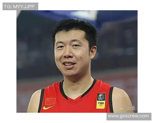 姚明在比赛中盖帽被判犯规引发争议球迷热议裁判判罚标准