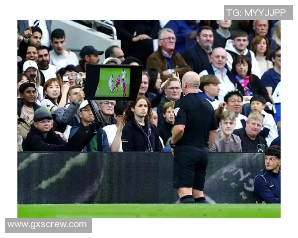 热刺在国王杯中以3-0战胜利物浦补时进球引发争议判罚全场沸腾