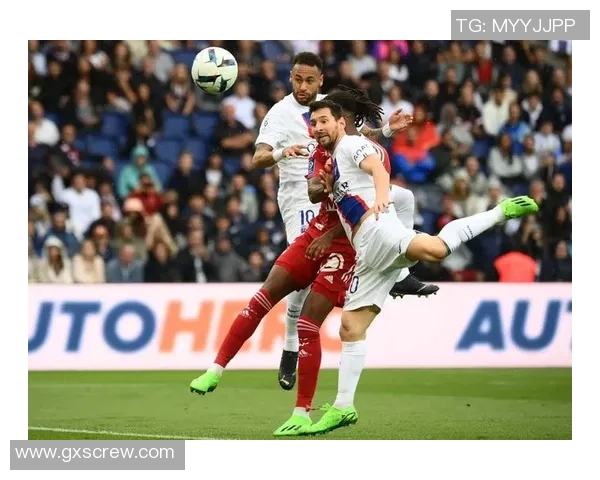 德甲激战:巴黎圣日耳曼逆转曼城红牌争议引发全场热议 德甲激战:巴黎圣日耳曼逆转曼城红牌争议引发全场热议