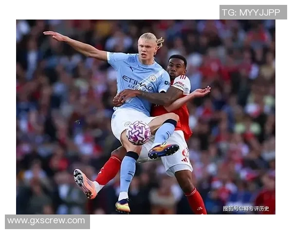 意甲激战:巴黎圣日耳曼与阿森纳战成平局乌龙球引发全场狂欢 意甲激战:巴黎圣日耳曼与阿森纳战成平局乌龙球引发全场狂欢