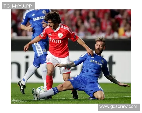 欧冠激战切尔西逆转本菲卡全场沸腾瞬间回顾与分析